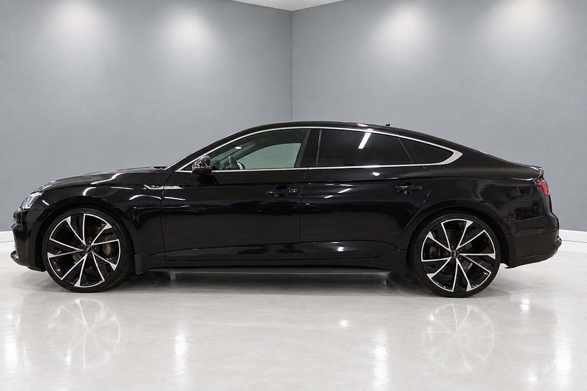 Audi A5 2019, bild 3/10