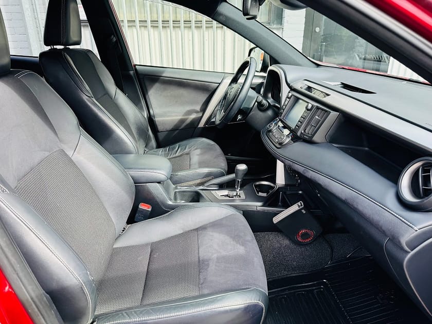 Bild 5 av Toyota RAV4 Hybrid 2.5 VVT-i 197HK AWD-i X-EDITION / DRAG / VÄRMARE