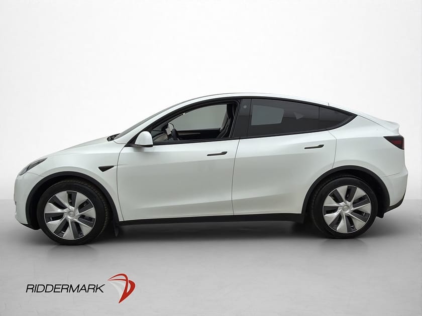 Bild 5 av Tesla Model Y Long Range AWD Autopilot Pano Drag En-Brukare
