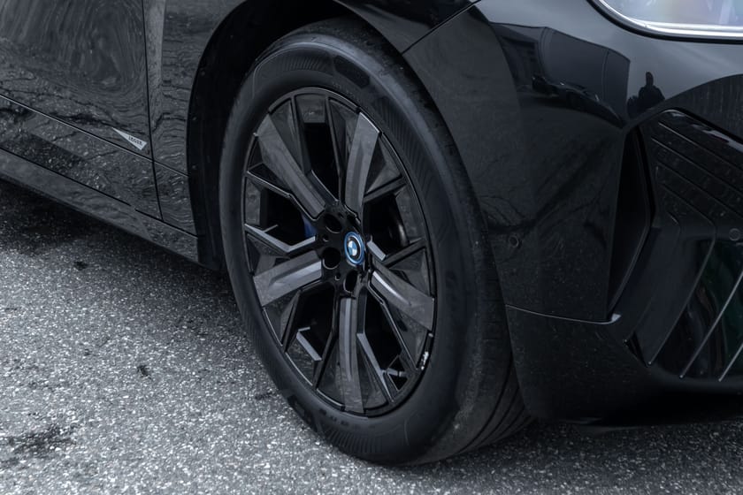 Bilde 3 av BMW iX xDrive40 Fully Charged Sportspakke Krok Pano A.Cruise