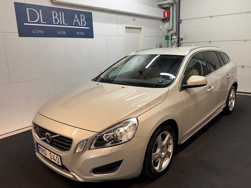 Bild 1 av Volvo V60 1.6 DRIVe 115hk SUMMUM|NYBESS|NYSERV|DRAG|