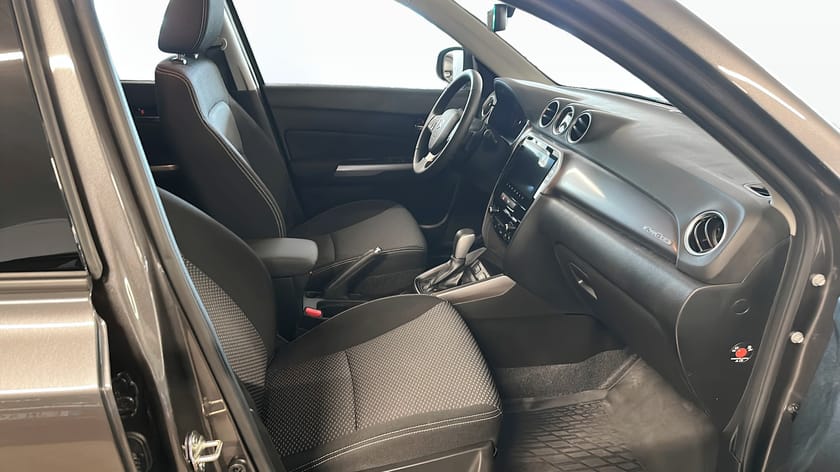 Bild 3 av Suzuki Vitara Hybrid AllGrip Automatisk 110hk Sommarkampanj 3,95%