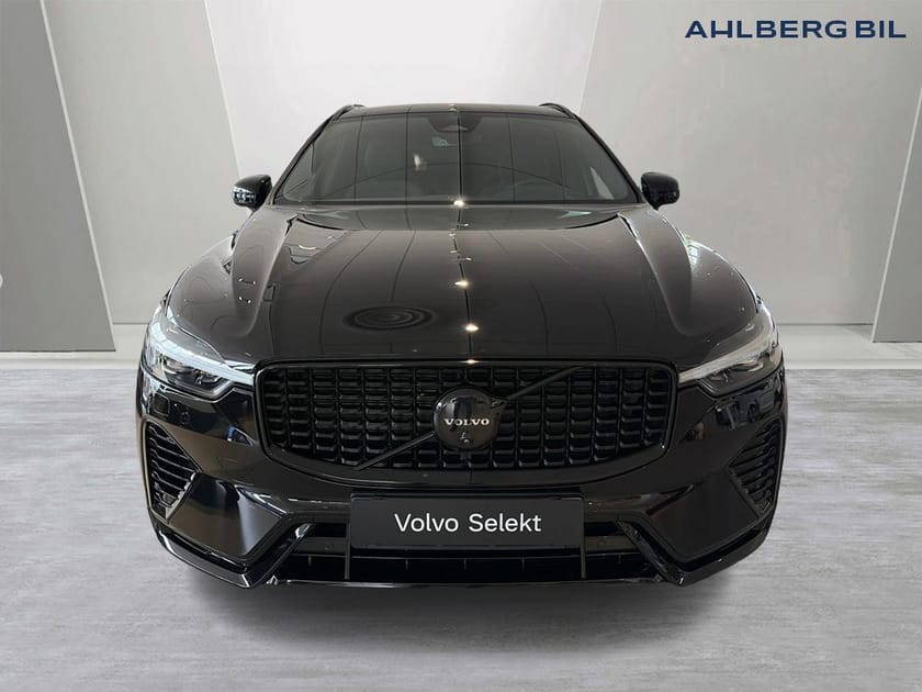 Bild 4 av Volvo XC60 T6 Plus Black Nordic Edition, Dragkrok Halvautomatisk, Parkeringskamera 360, Panoramaglastak, Baklucka Elmanövrerad, Google Maps