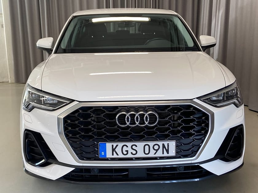 Bild 2 av Audi Q3 Sportback 45 TFSI e 245hk Proline Drag Apple car