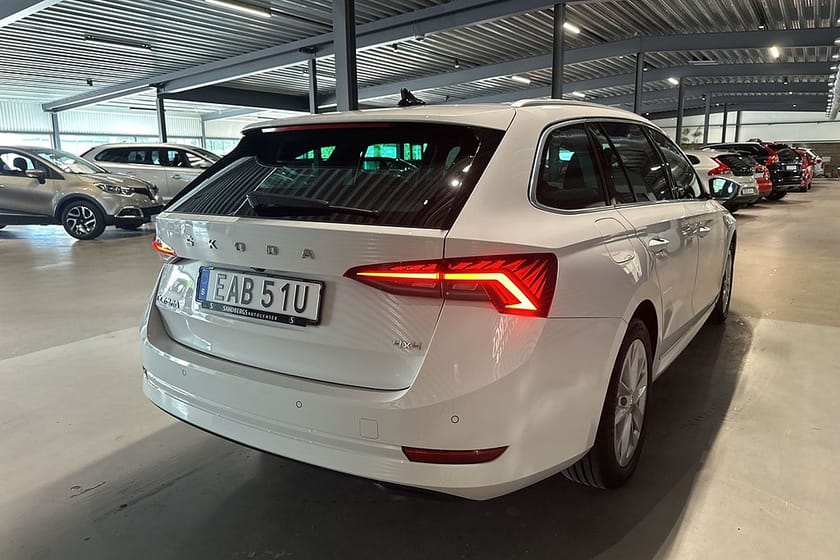 Bild 4 av Škoda Octavia Kombi Skoda 2.0 TDI 4x4 Backkamera Värmare Keyless Drag Eu6