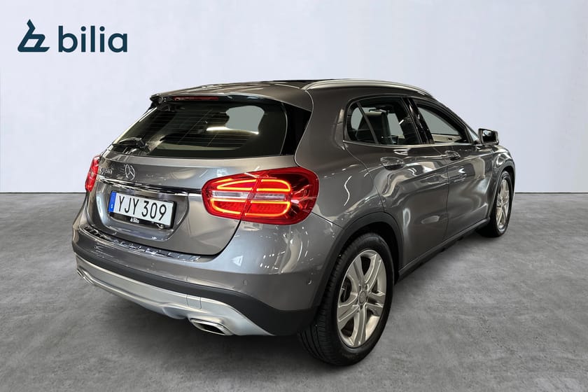 Bild 3 av Mercedes-Benz GLA 200 Panorama Värmare kamera Carplay