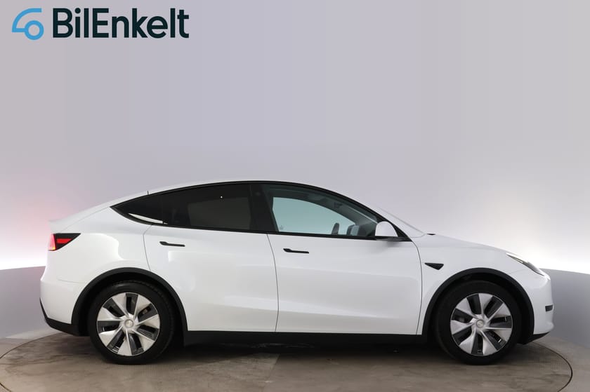 Bild 2 av Tesla Model Y Standard Range RWD Premium AP Panorama Drag