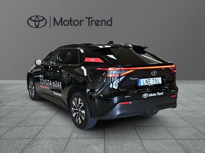 Bild 3 av Toyota bZ4X