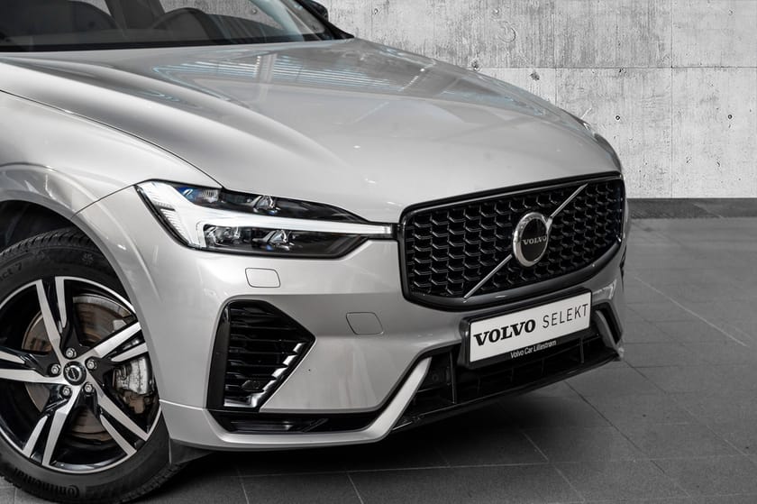 Bilde 3 av Volvo XC60 T6 AWD Plug In Hybrid Plus Dark 350Hk. Hengerfeste!
