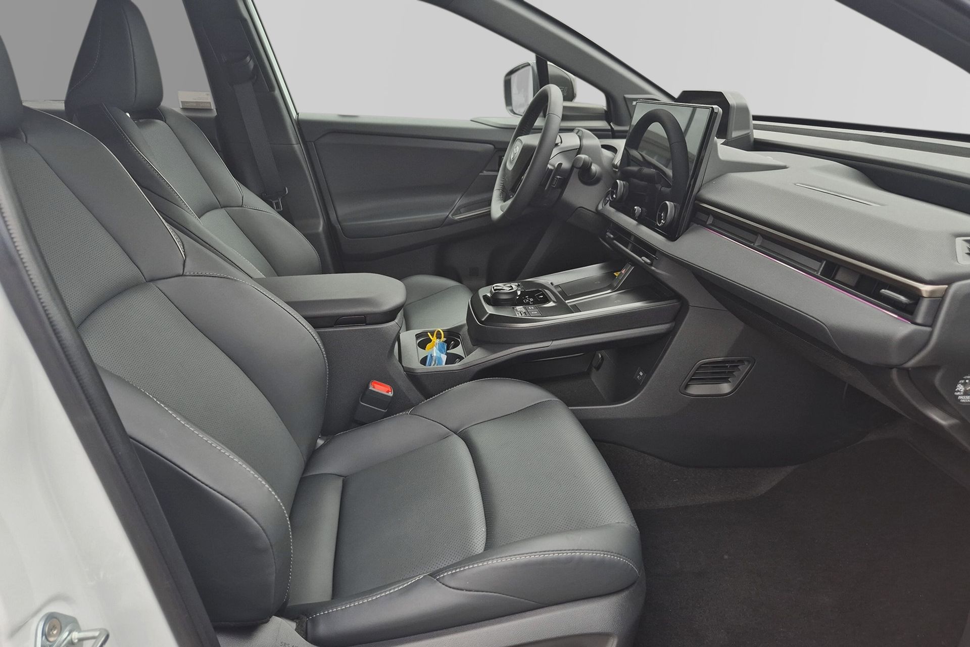 Toyota bZ4X 73.1 kWh AWD Executive 2025, bild 6/10