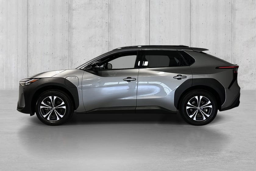 Bilde 4 av Toyota bZ4X Executive | 4WD | JBL | Skinn | Krok | 360kam | Norsk