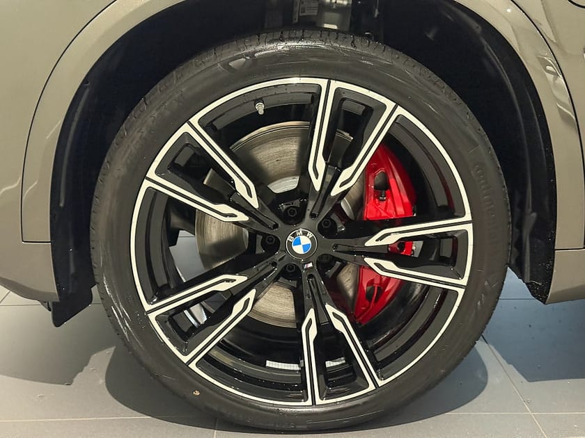 Bild 5 av BMW X5 xDrive50e M Sport Pro Drag Panorama Innovation 22"