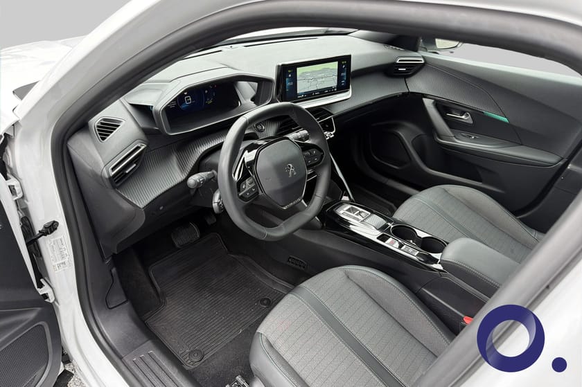 Bilde 5 av Peugeot e-2008 Allure 2023 – Komfort, rekkevidde og kjøreglede
