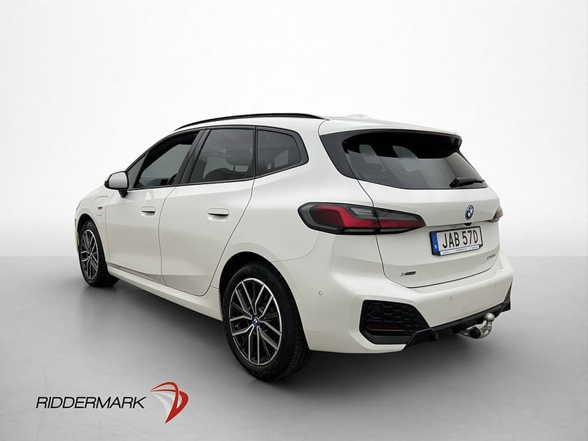 Bild 5 av BMW 230e xDrive Active Tourer 326hk M Sport Drag Pano Kamera