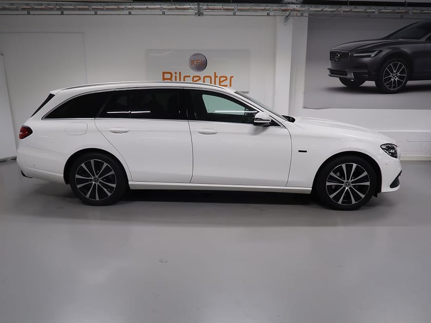 Bild 5 av Mercedes-Benz E 300 T de EQ Power V-Däck ingår Drag-Kamera-Navi-Adaptiv