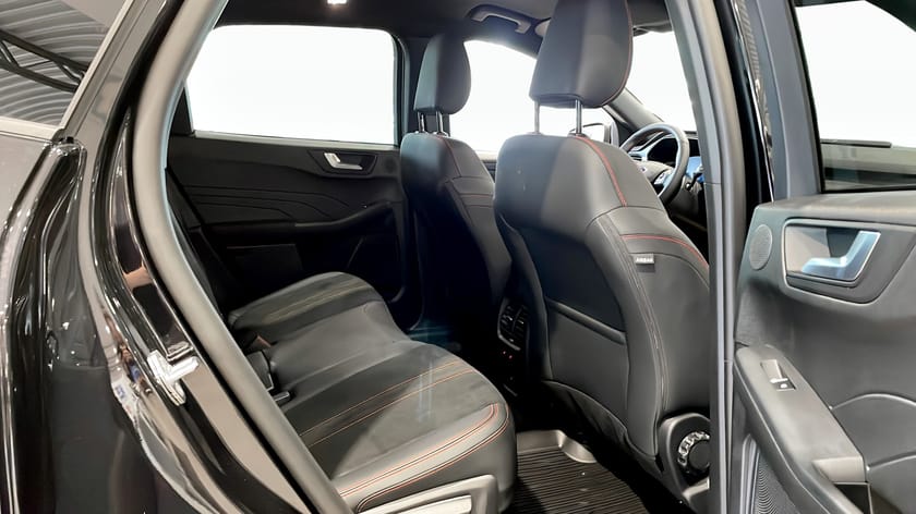 Bild 5 av Ford Kuga Plug-In Hybrid ST-LINE X Black Edition 243hk | Dragkrok |