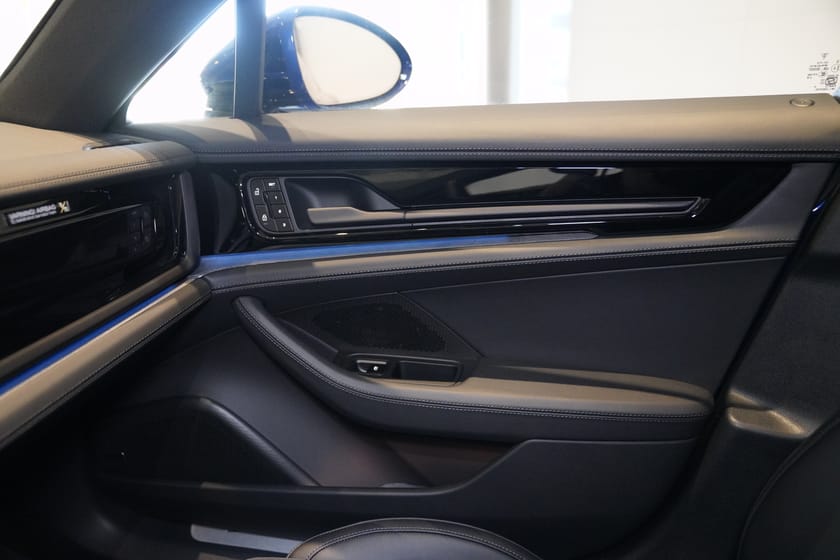 Bild 4 av Porsche Panamera 4 E-Hybrid / 470HK