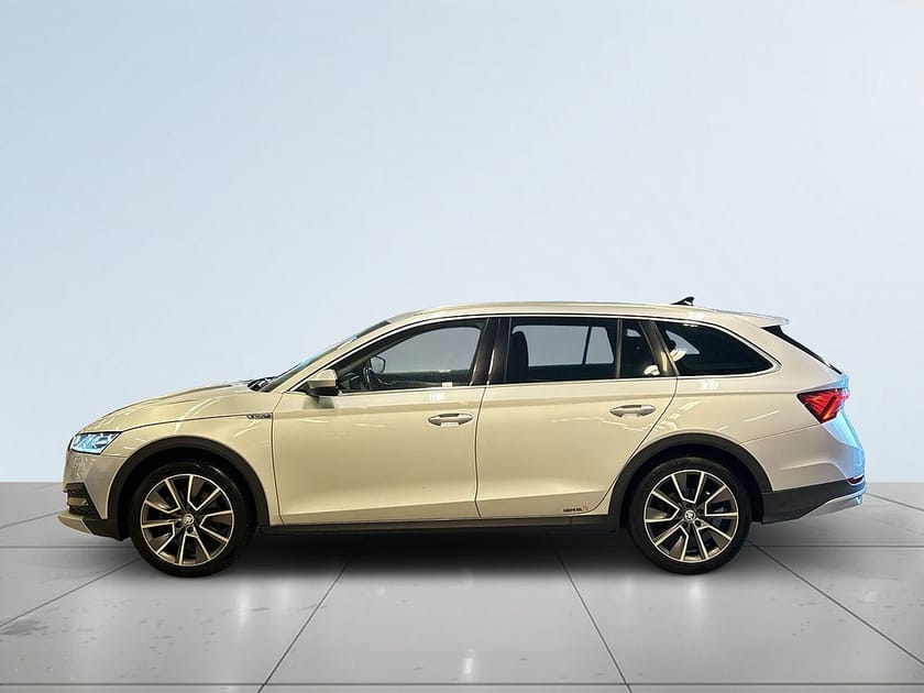 Bild 4 av Škoda Octavia Scout Skoda 2.0 TDI SCR Rattvärme/Backkamera/Adaptiv Fart/Drag/SoV