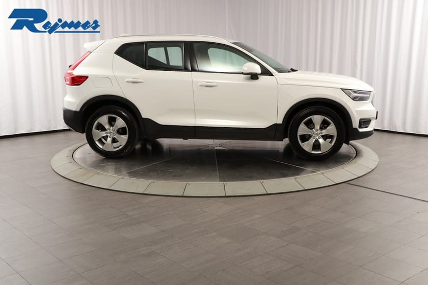 Bild 3 av Volvo XC40 D3 FWD Momentum Advanced Edition