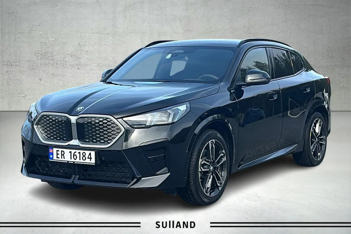 Bilde av BMW iX2 xDrive30