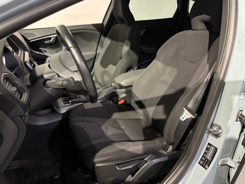 Bild 5 av Volvo V40 D2 Business | Klimatpaket | Sensorer |