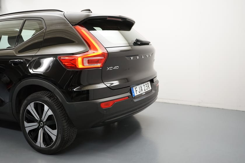 Bild 3 av Volvo XC40 Recharge Plus Edition, Förarstol elmanövrerad, Dragkrok