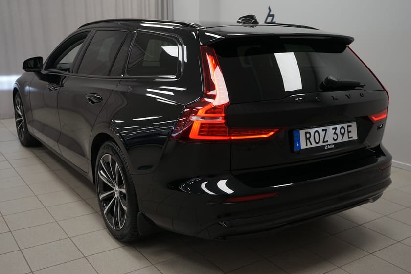 Bild 3 av Volvo V60 T6 Plus Dark Nordic Edition | Parkeringskamera 360 | HarmanKardon PremiumSound |
