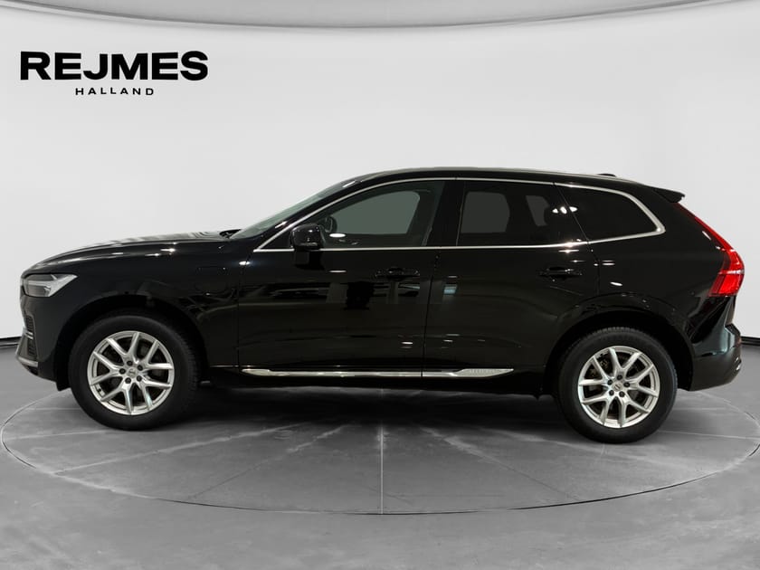 Bild 3 av Volvo XC60 Recharge T6 Core Edition | Parkeringskamera bak | Panoramaglastak