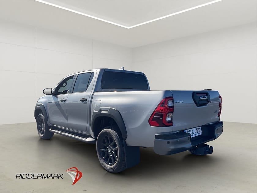 Bild 5 av Toyota Hilux Dubbelhytt Invincible 2.8 MHEV 4WD Drag B-Kamera Diff Moms