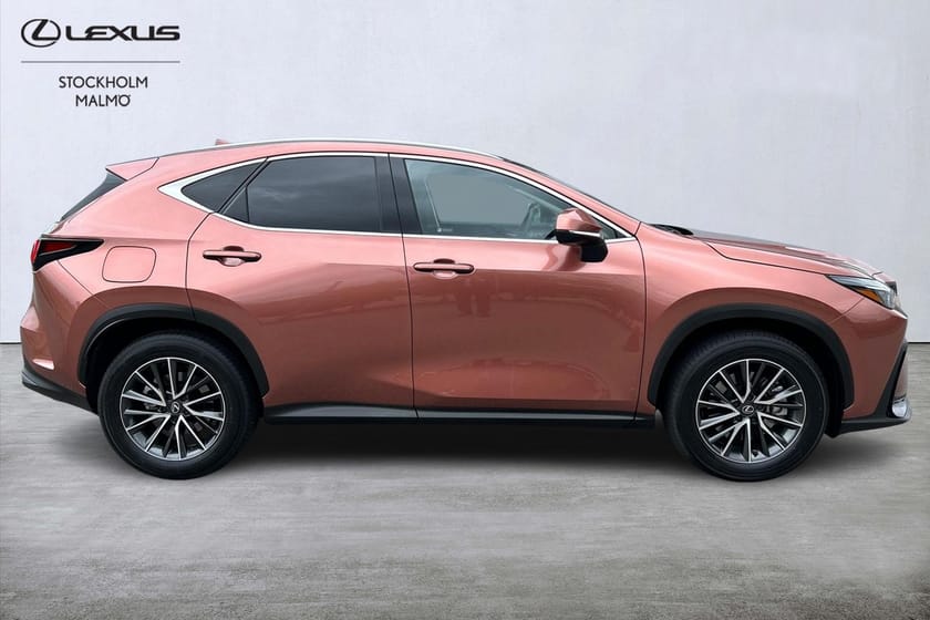 Bild 5 av Lexus NX 450h+ Business Plus AWD Drag Skinn P-värmare Backkamera Navi