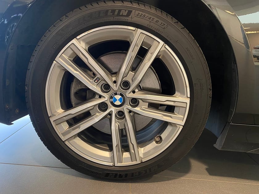 Bild 3 av BMW 118i 118 Rattvärme Adaptiv farthållare HiFi-högtalarsystem