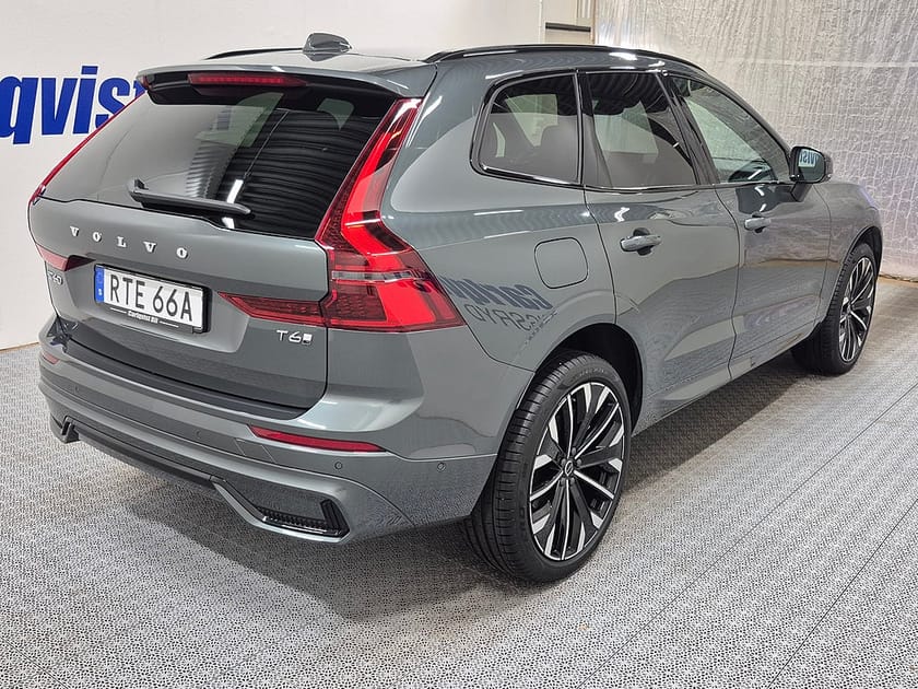 Bild 4 av Volvo XC60 T6 Recharge Plus Dark plug in AWD 350HK 4x4 Läder