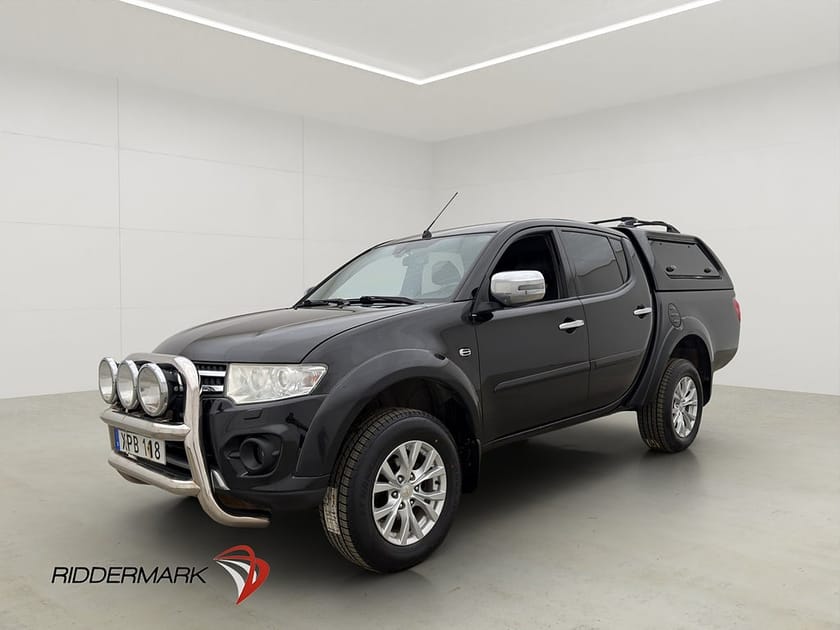 Bild 1 av Mitsubishi L200 Dubbelhytt 178hk 4x4 Värmare Dragkrok Skinn Kåpa Moms