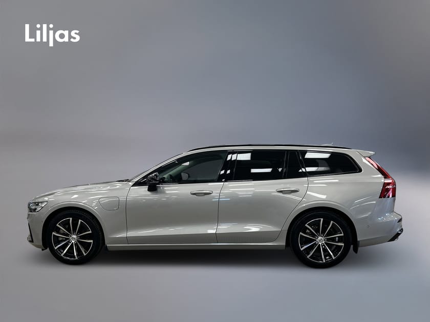 Bild 3 av Volvo V60 T6 AWD Plus Dark Nordic Edition//360-kamera//Drag//