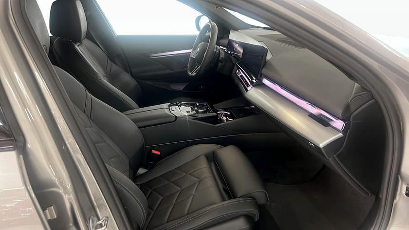 Bild 3 av BMW 530e xDrive Touring M-sport Dragkrok H/K ljudsystem