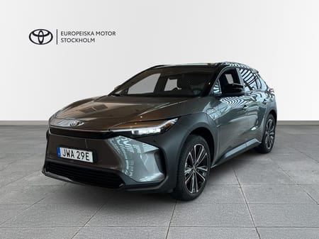 Toyota bZ4X AWD Style Premiumpaket Panorama vinterhjul bi-tone