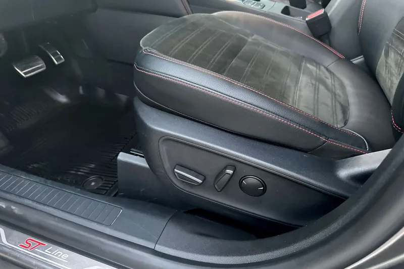 Ford Kuga Plug-In Hybrid bilde 18