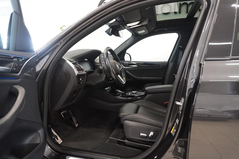 Bild 2 av BMW iX3 M Sport Charged Drag Tonade Rutor