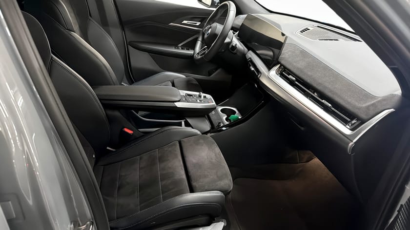 Bild 3 av BMW iX2 xDrive30