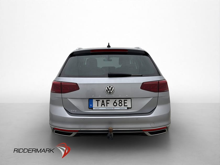 Bild 5 av Volkswagen Passat Sportscombi GTE Executive Cockpit Kamera Navi Drag