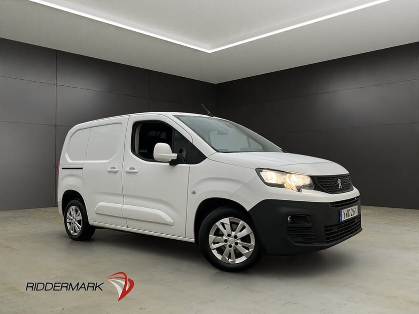 Bild 1 av Peugeot Partner Utökad Last 1.5 Ny-Kamrem Värm Kamera 3-Sit CARPLAY Moms