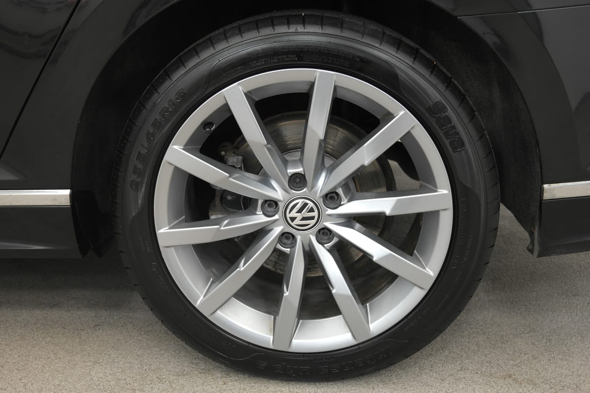 Volkswagen Passat 2018 - miniatyr 21