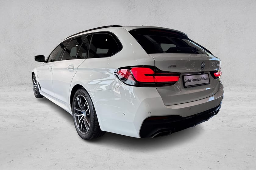 Bilde 3 av BMW 530e xDrive Touring M-SPORT PANO KOMF.SETER AD.CRUISE LASER KROK KEYLESS