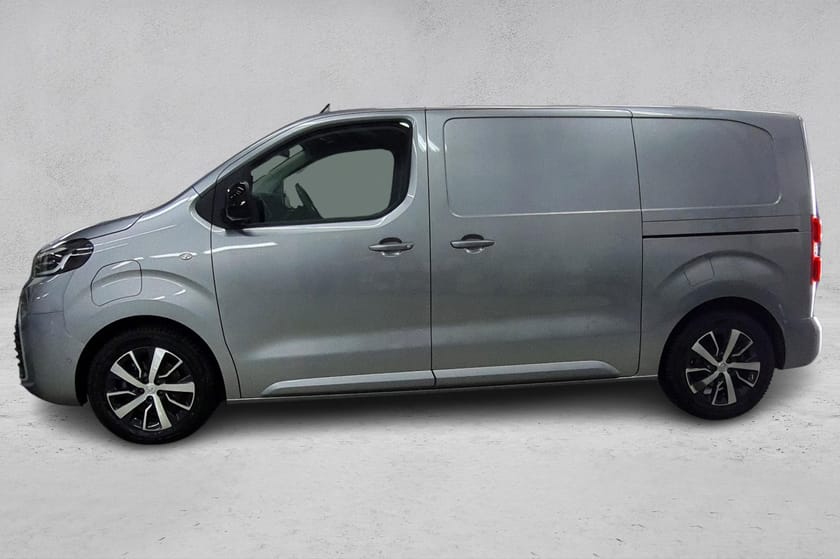 Bilde 2 av Toyota Proace Electric 75 L1 Comfort Plus - Demobil - Hengerfeste
