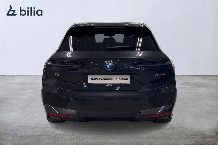 Bild 4 av BMW iX xDrive50 xDrive 50 Sportpaket | Drag | B&W | Pano | Aktiv farth.