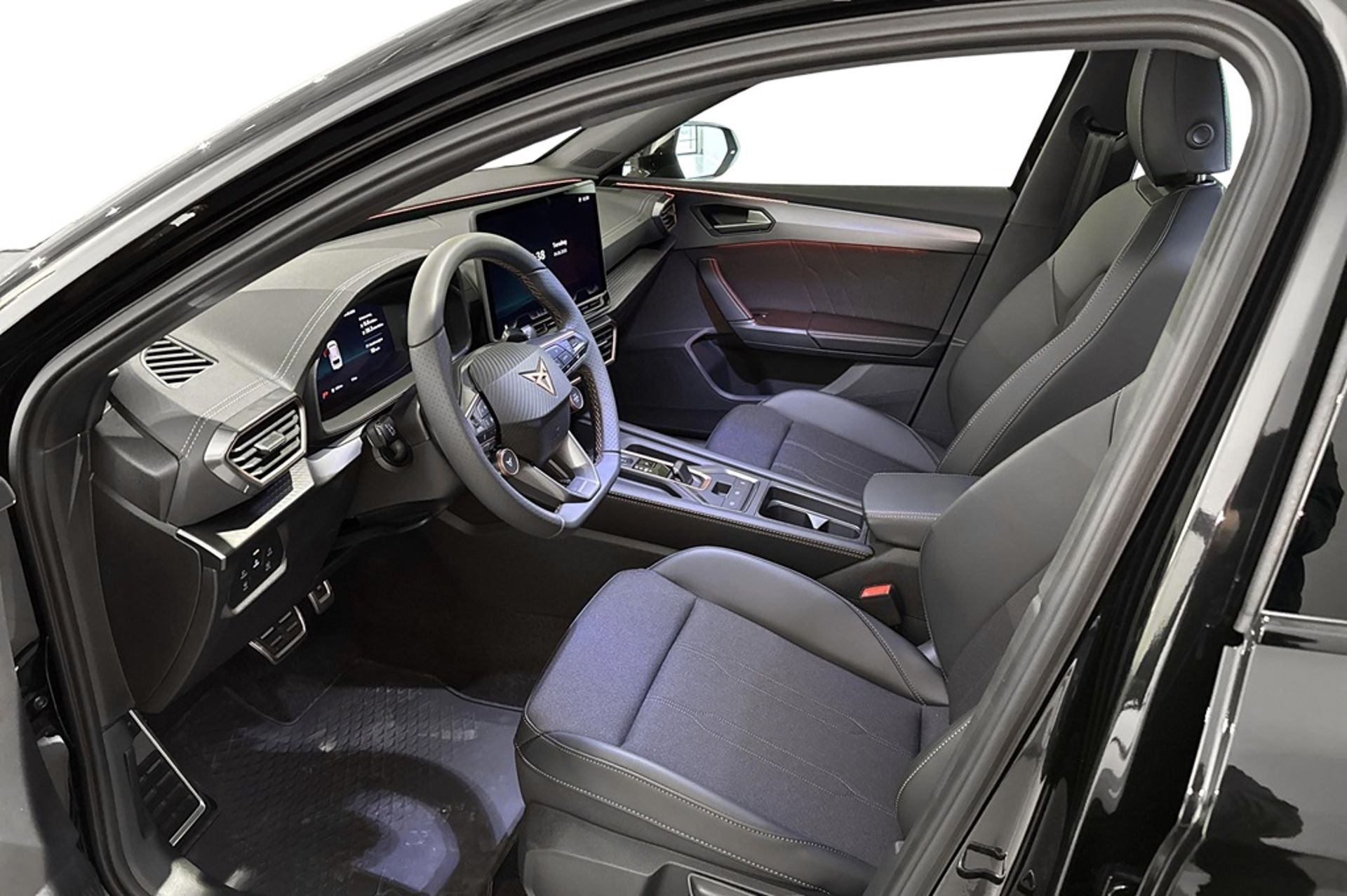 Cupra Leon e-Hybrid 204hk Ultimate 2026, bild 6/8