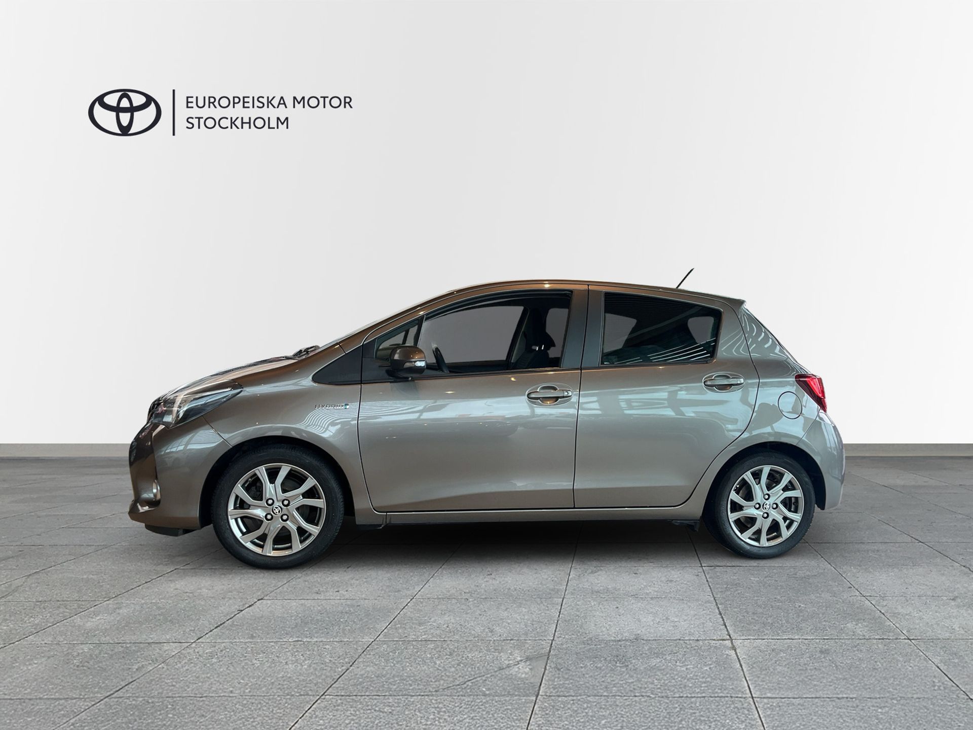Toyota Yaris Hybrid 2017, bild 5/10