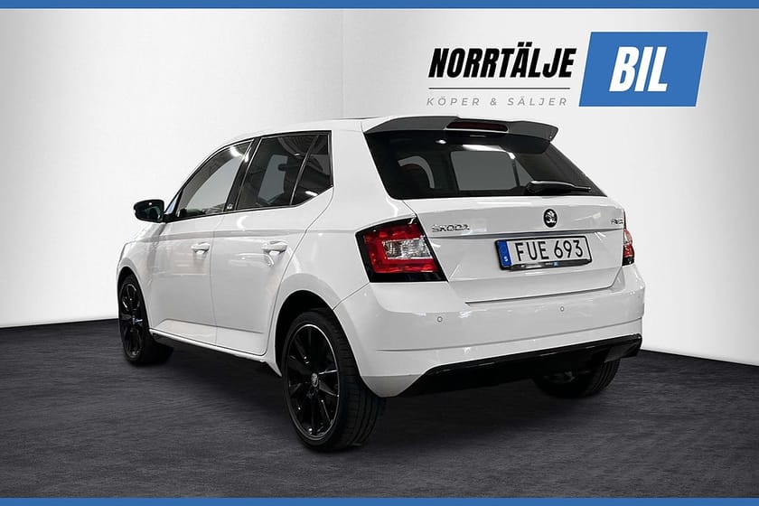 Bild 4 av Škoda Fabia Skoda 1.2 110HK TSI MONTE CARLO PANO NAVI CARPLAY M&K PDC 17"