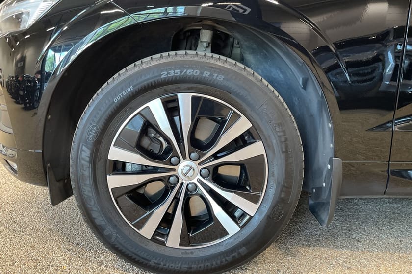 Bild 5 av Volvo XC60 B4 AWD Diesel Mom Adv SE *H&K/Backkamera/Navi*