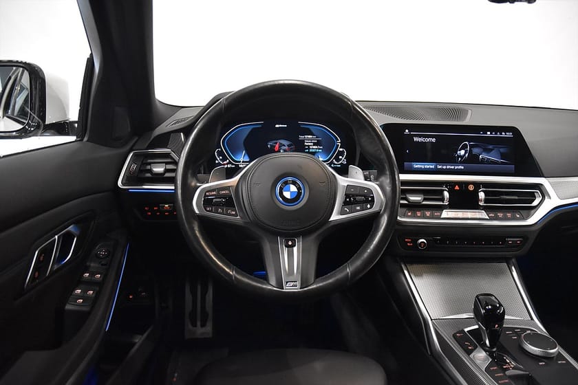 Bild 2 av BMW 330e xDrive Touring Aut M-sport Drag Navi Rattv Cockpit Farthållare 292hk